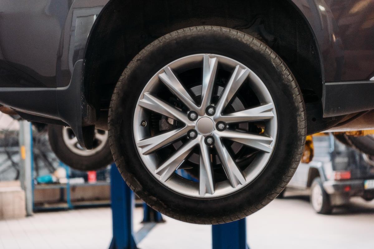 closeup look of an wheel in a lifted car