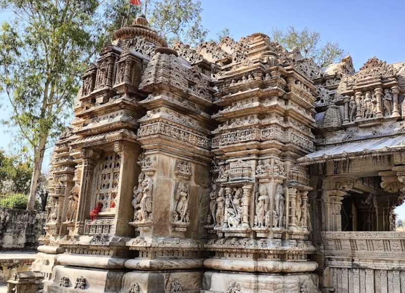 ambika temple in udaipur