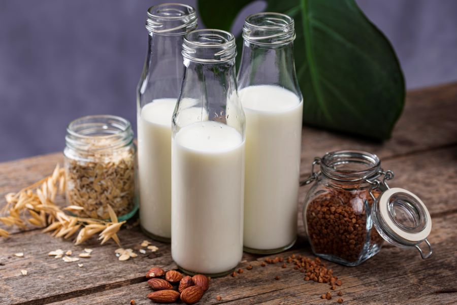 avoid drinking milk during stomach ulcer