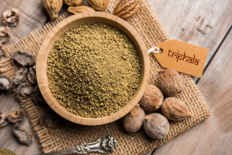 ayurvedic-triphala-churan-in-bowl