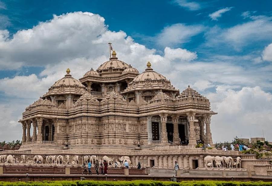 baps akhardham temple in gujarat