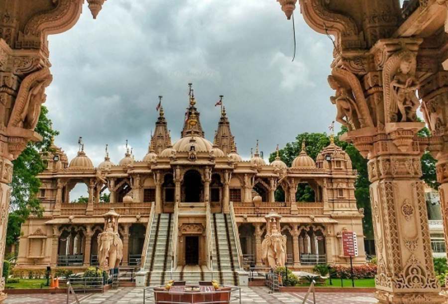 baps swaminarayanan temple in vadodara