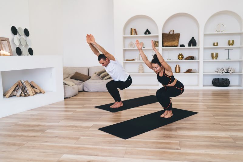  Basic Utkatasana (Chair Pose)