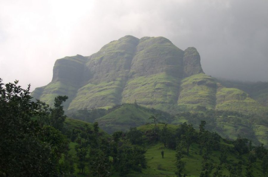 bhandardara hill station in maharashtra