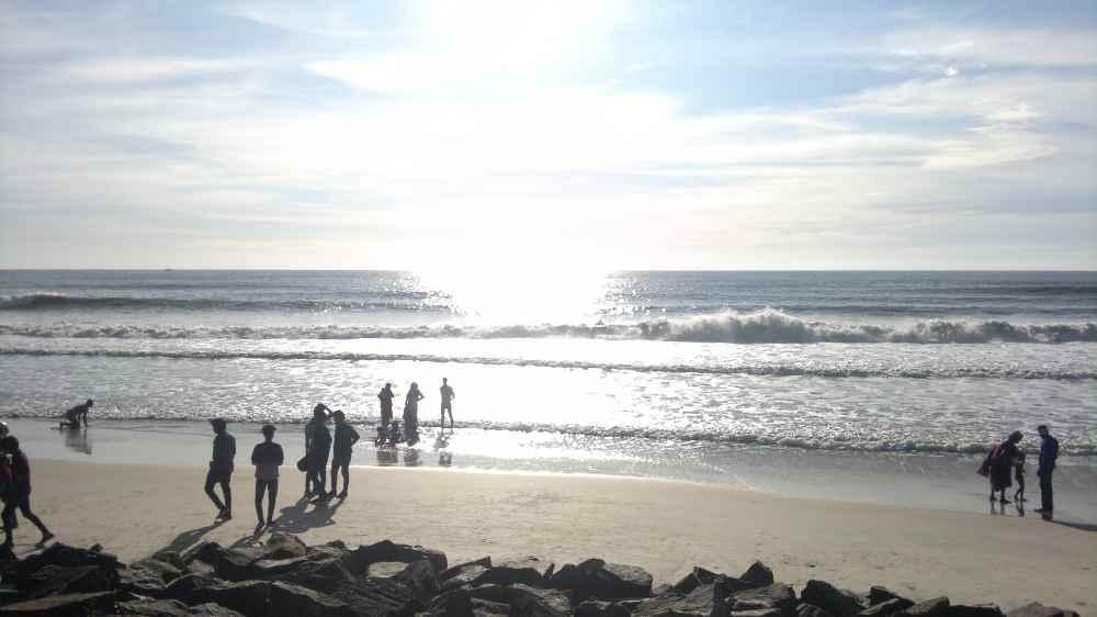 chellanam beach in kerala