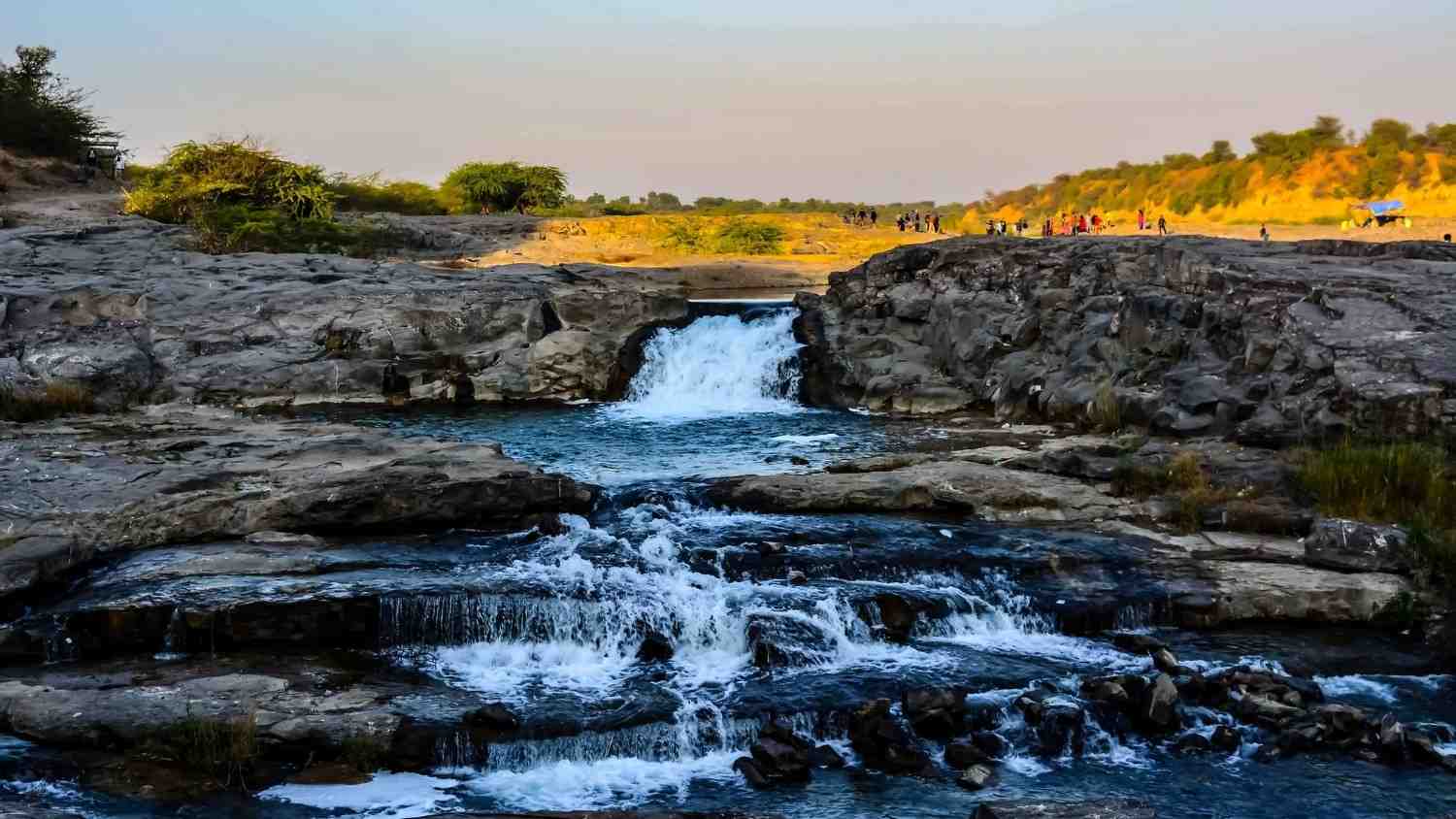 7 famous and biggest waterfalls near ahmedabad