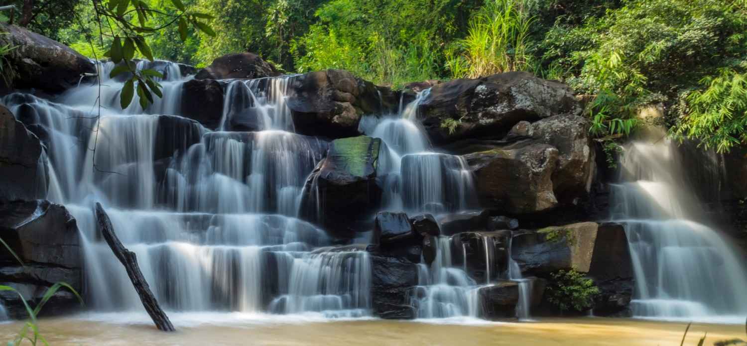 anjumala waterfalls moonnilavu