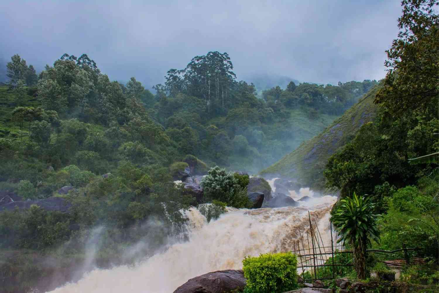 attukad waterfalls pallivasal