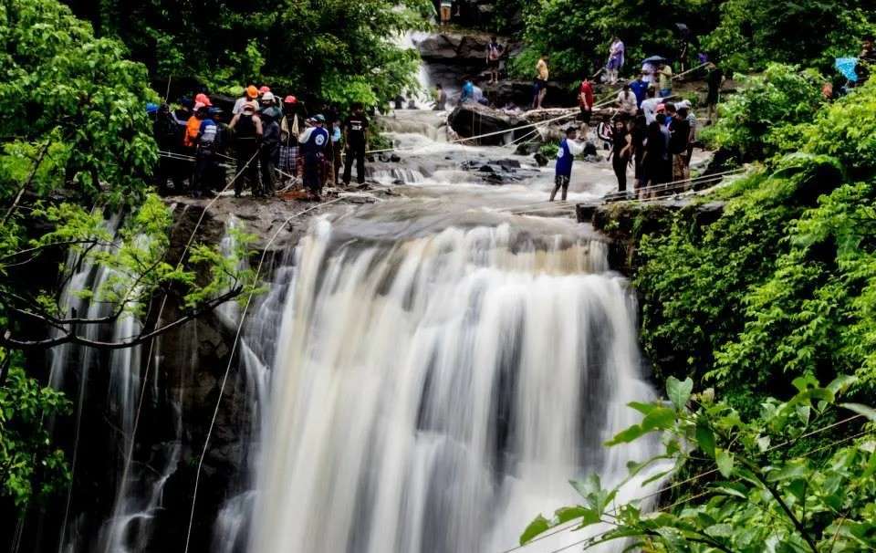 bekare waterfalls karjat