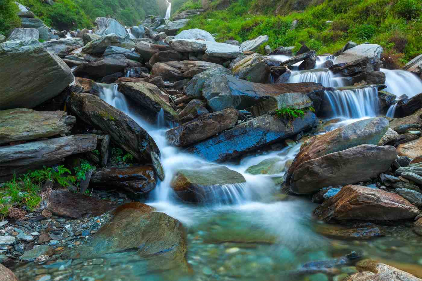 bhagsu falls mcleodganj