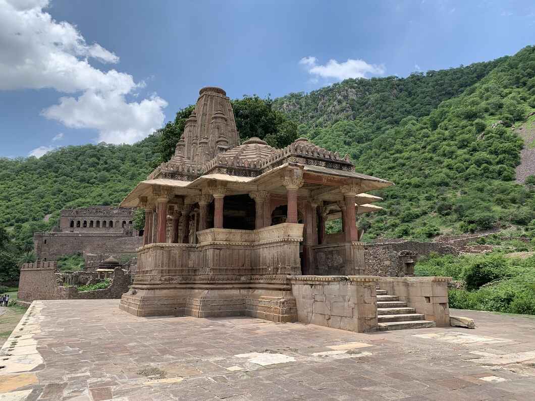 bhangarh fort