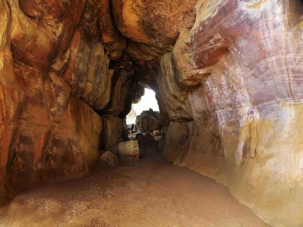 bhimbetka caves