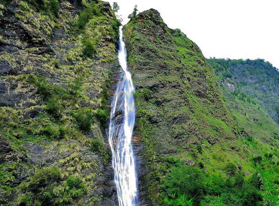 birthi falls munsiyari