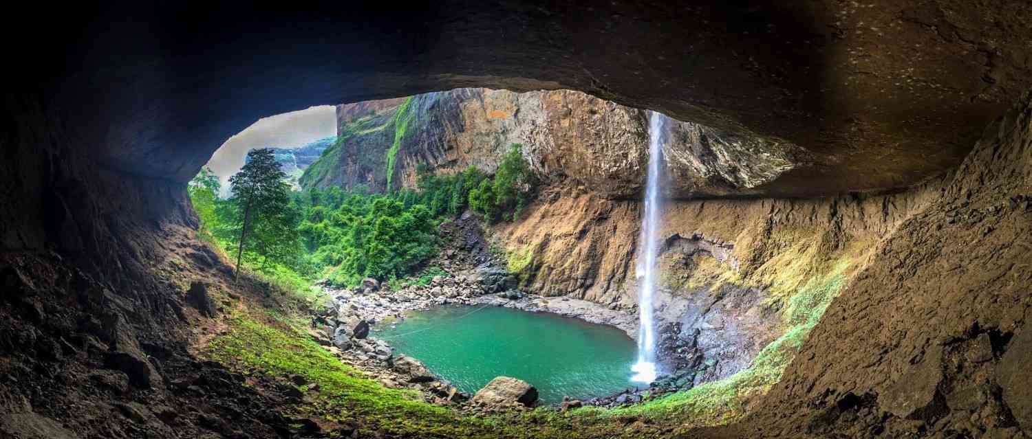 devkund waterfall