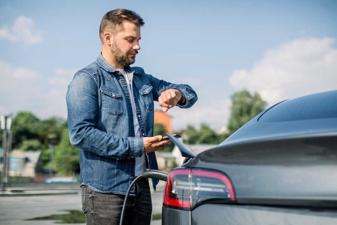 how long does it takes to charge an electric car