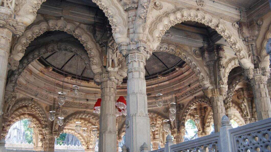 hutheesing jain temple