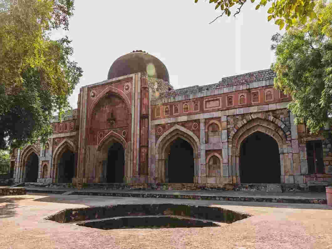 jamali kamli mosque