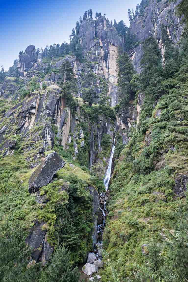 jogini waterfalls manali