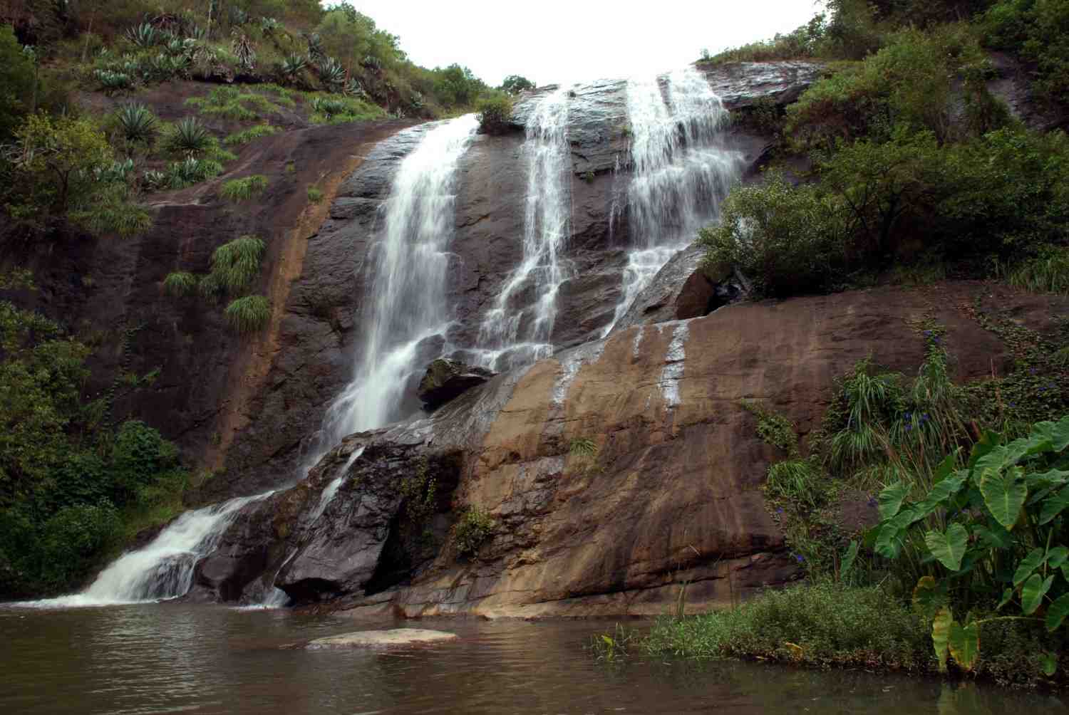 kalhatti falls manchethevaru