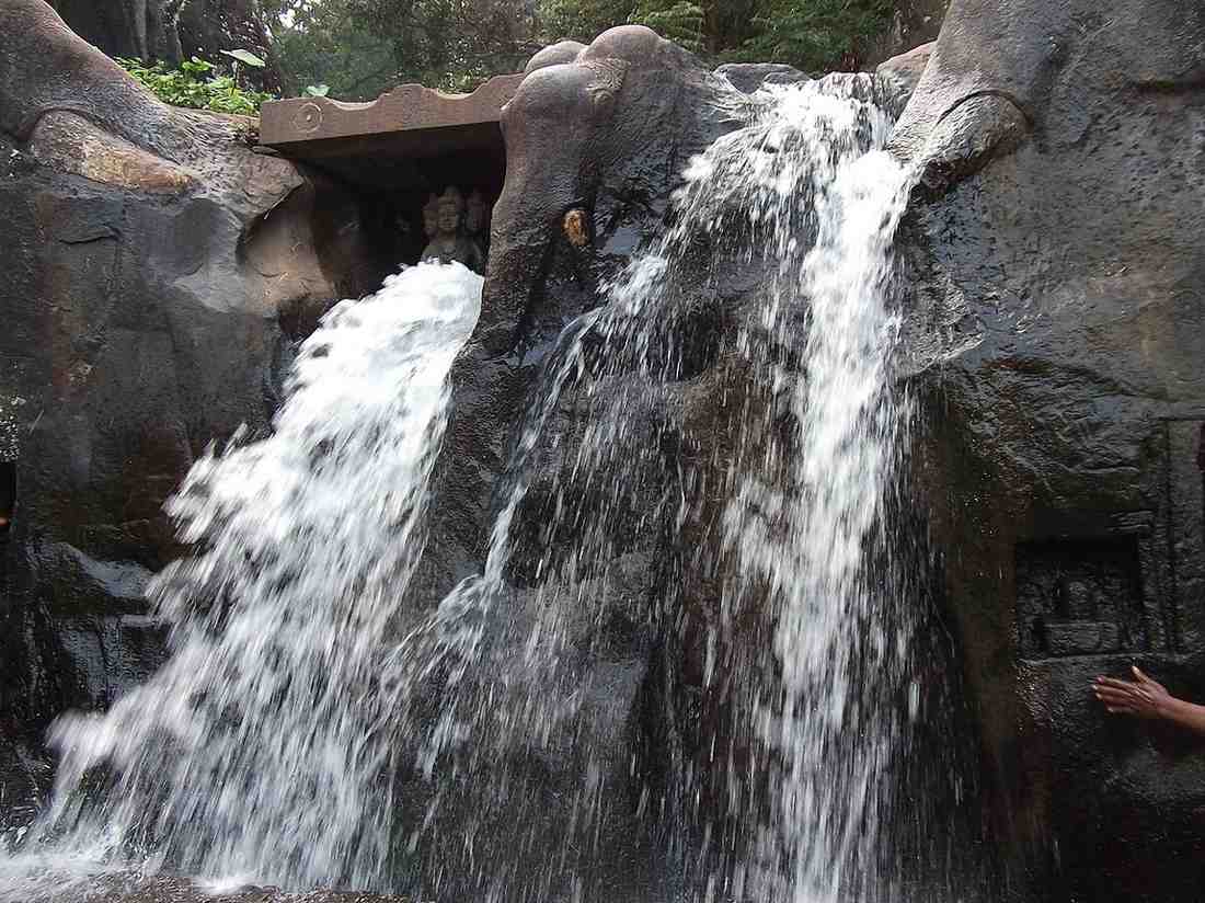 kallathigiri falls manchethevaru