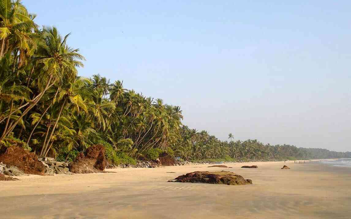 kizhunna beach