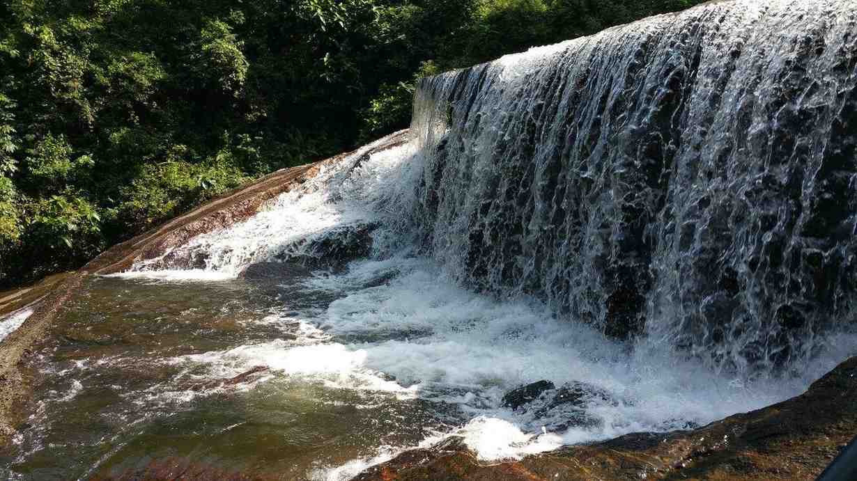 kovai kutralam waterfalls