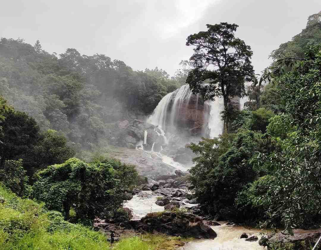 kuthumkal waterfall kuthumkal