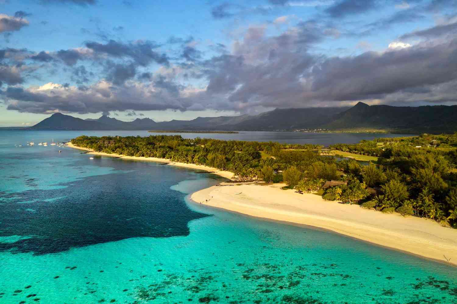 le morne beach mauritius