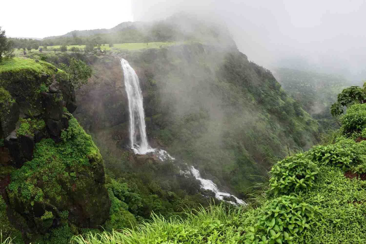 madhe ghat waterfalls raigad