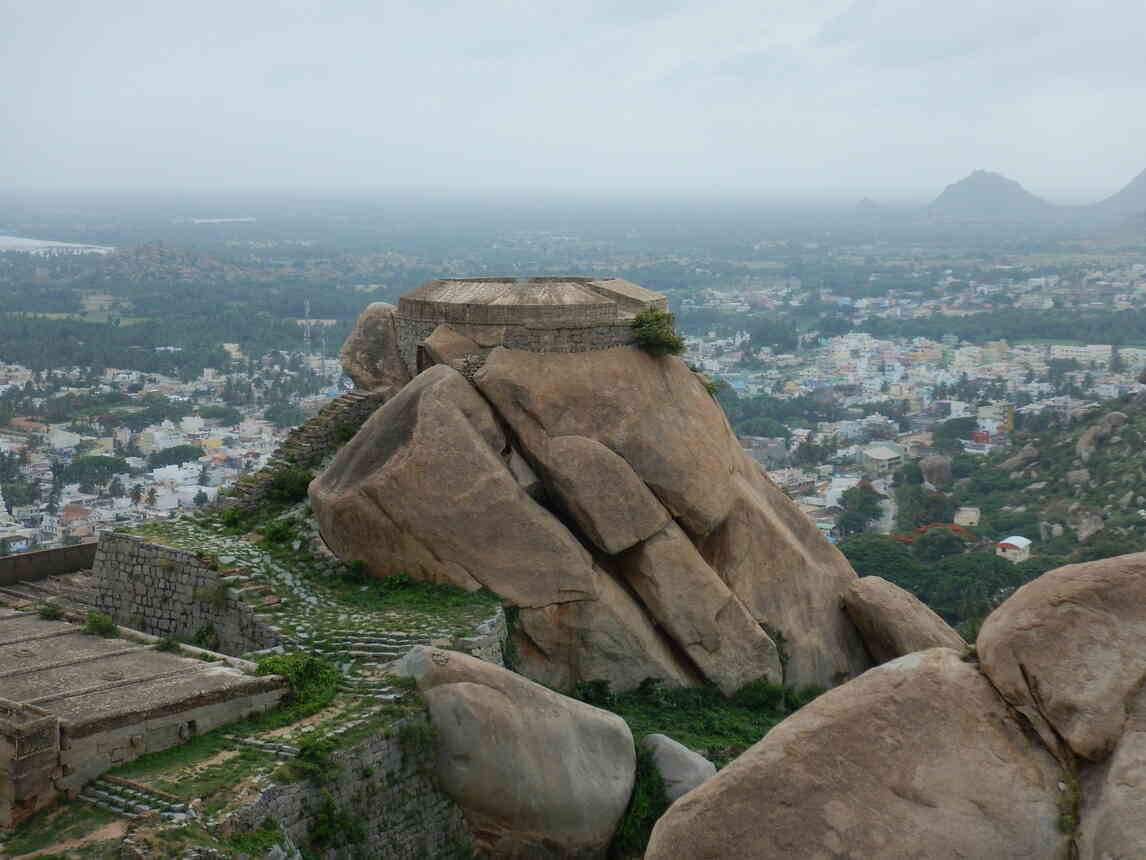 madhugiri fort