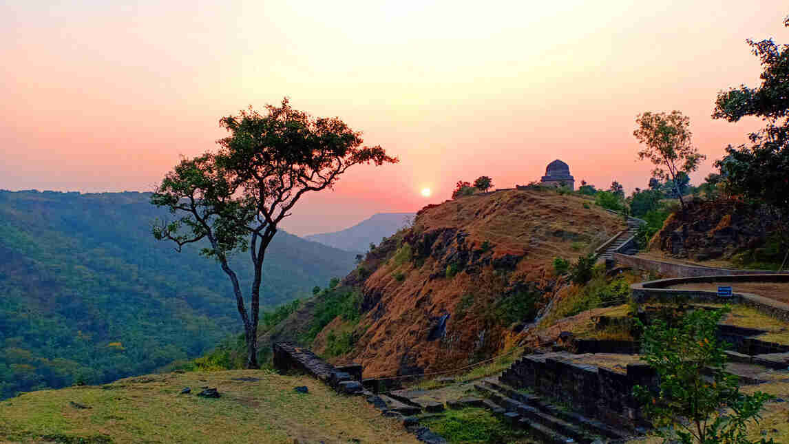 mandu hills station