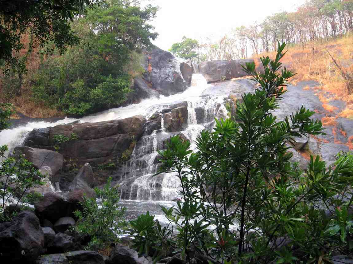 meenmutty waterfall thiruvananthapuram