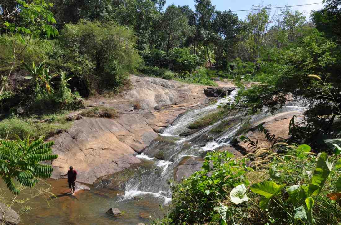 melaruvi waterfalls kanjirapally