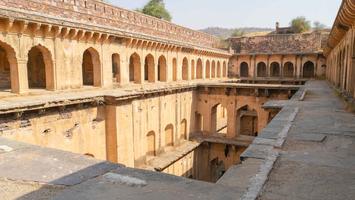 neemrana fort jaipur