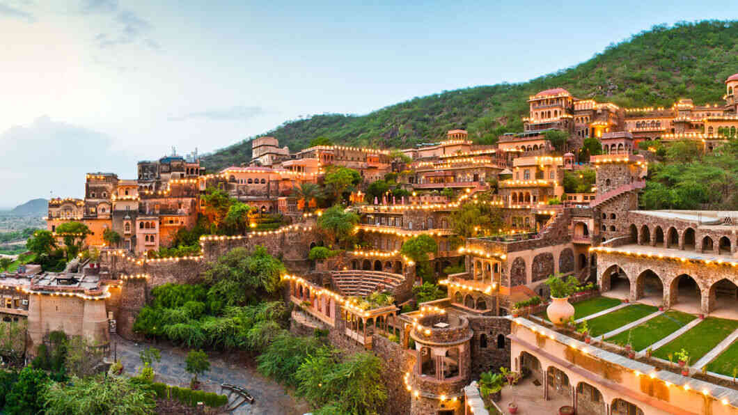 neemrana fort onedaytrip