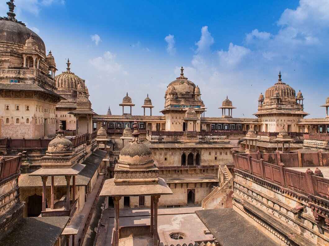 orchha fort