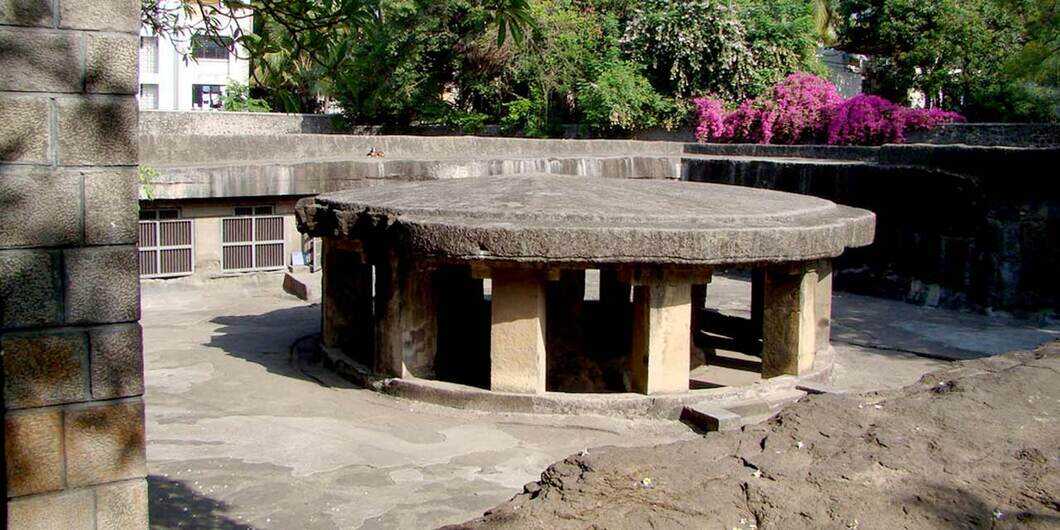 pataleshwar temple