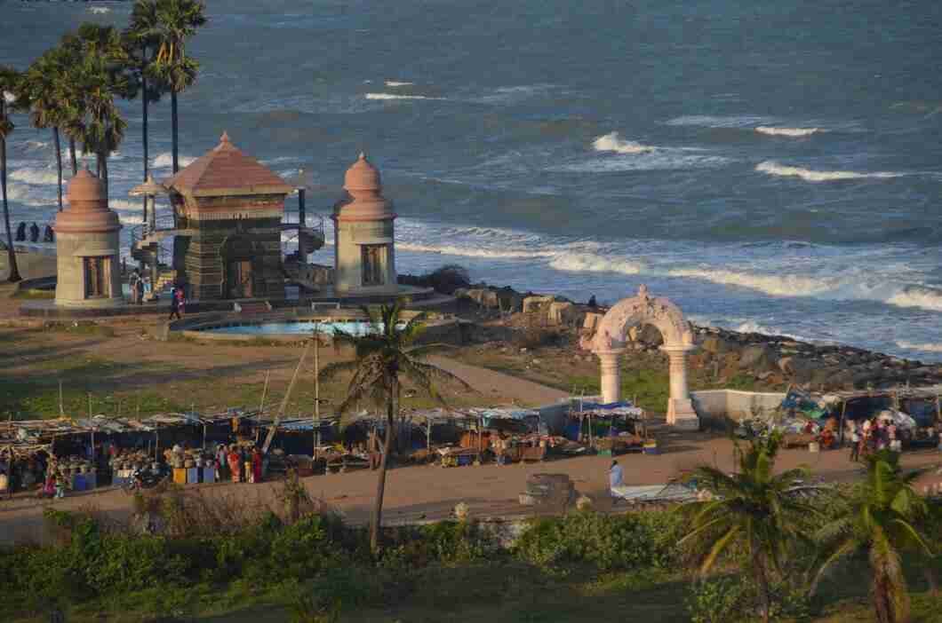 poompuhar beach tn