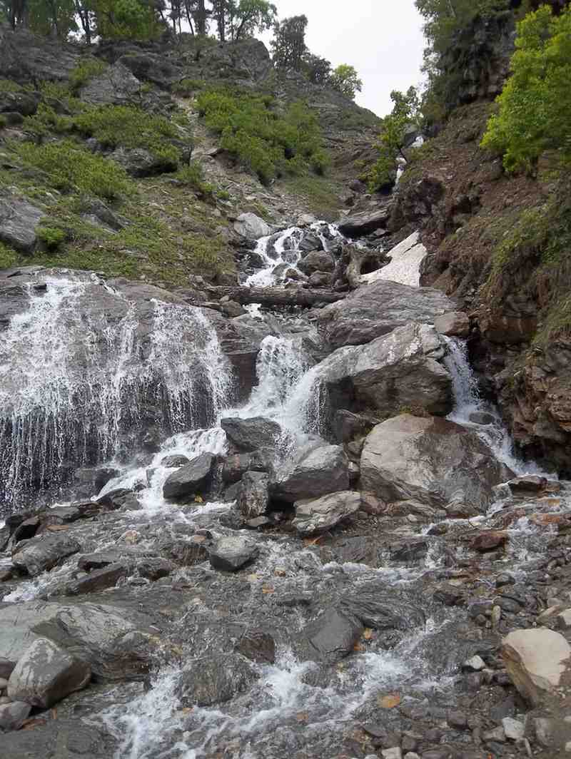 rozy waterfall gulaba