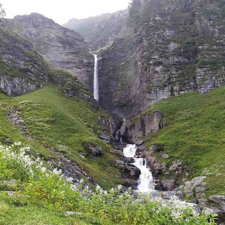 sagoo waterfall manali leh highway