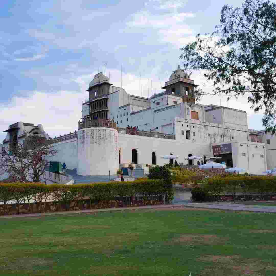 sajjangarh palace