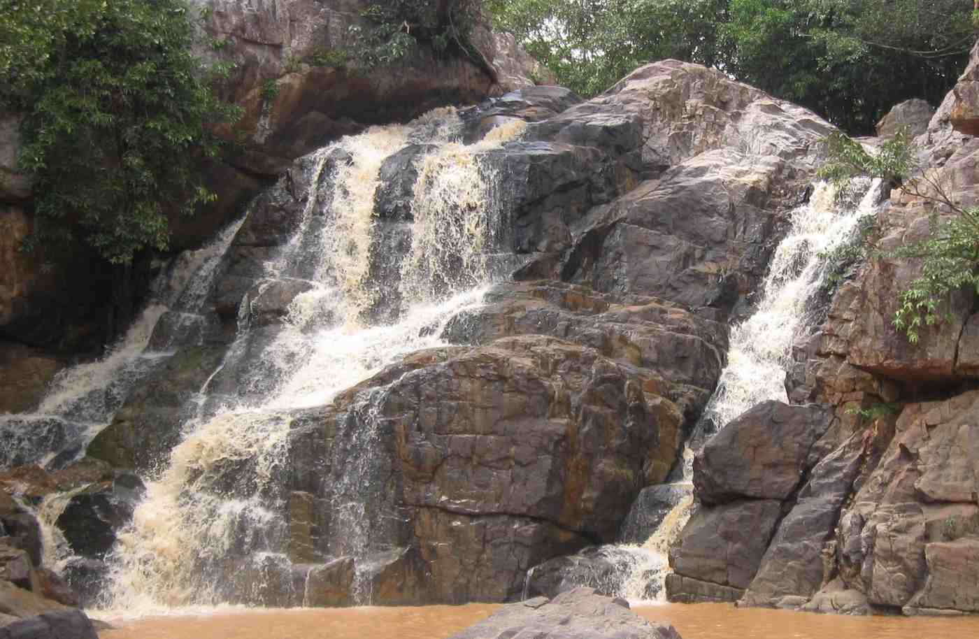 sanaghagara waterfalls