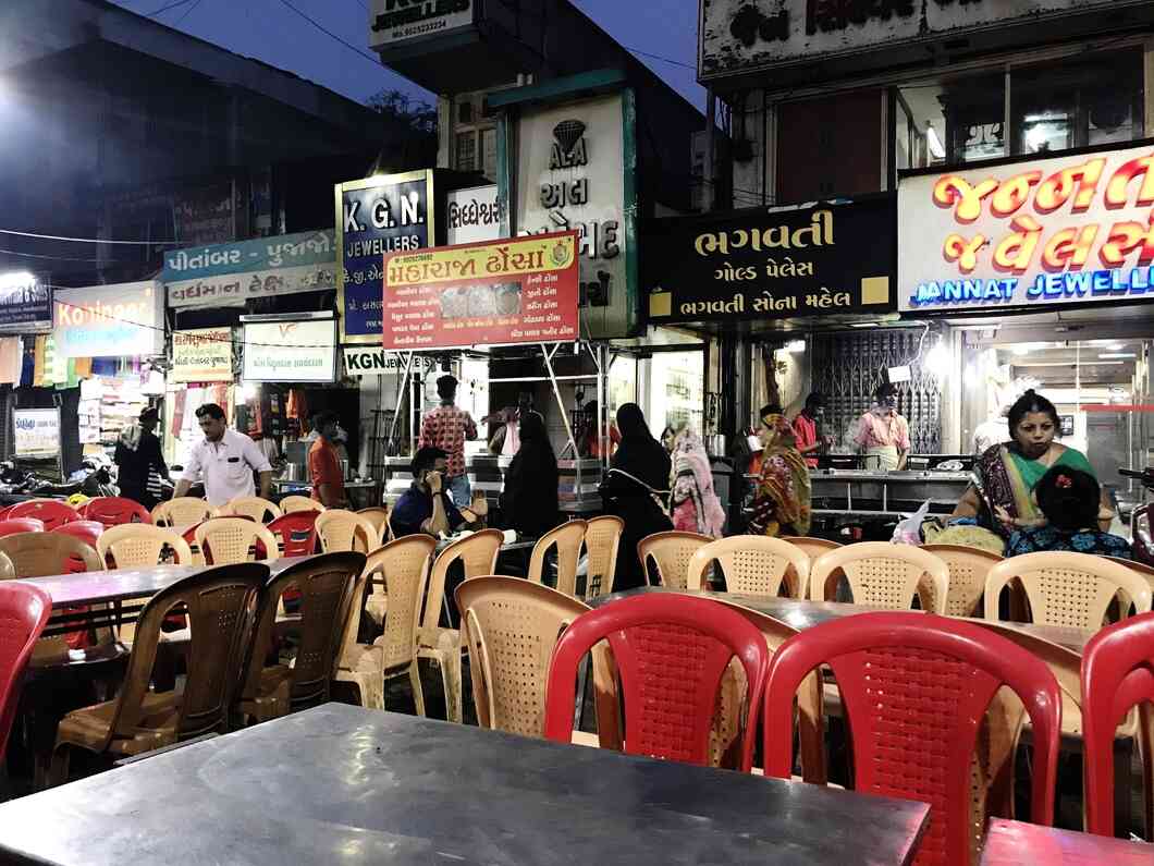 street food at manek chowk