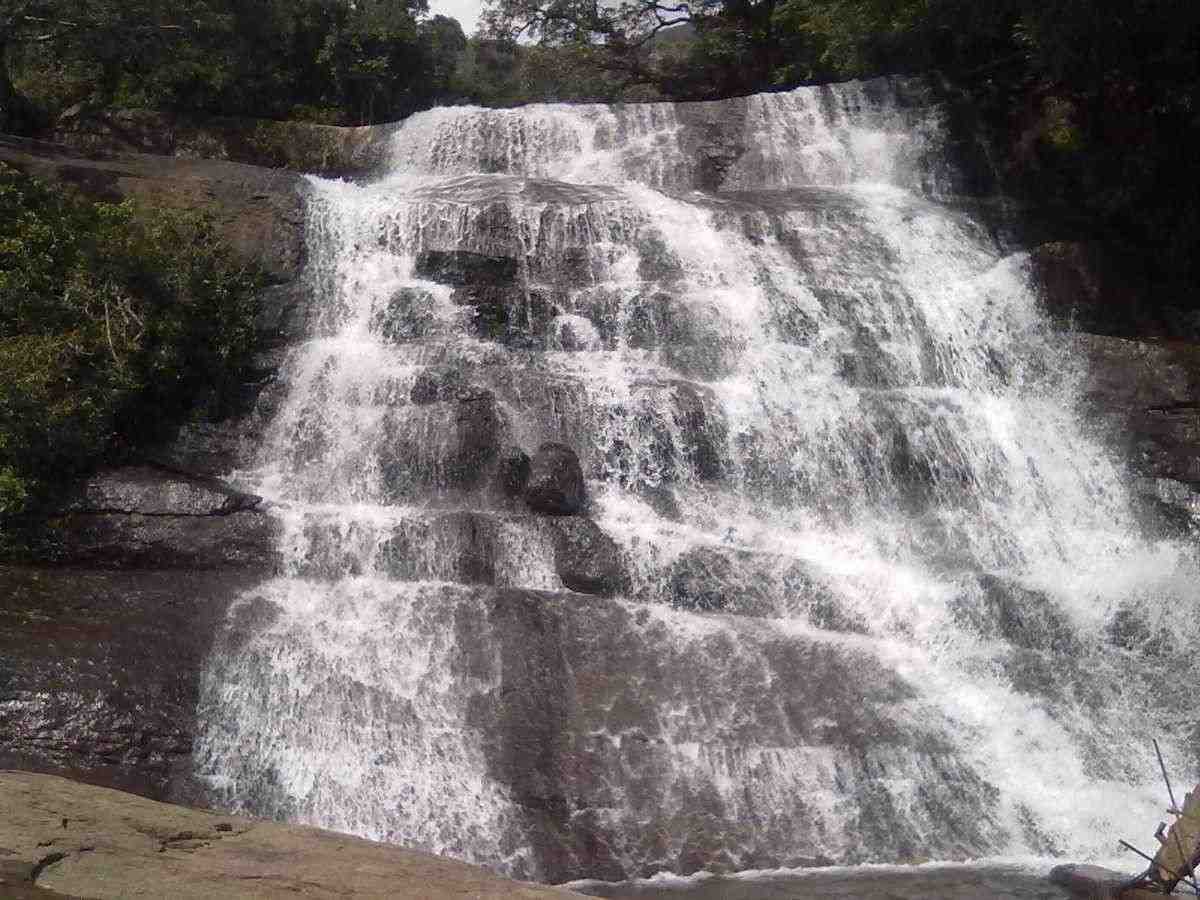 suruli falls theni