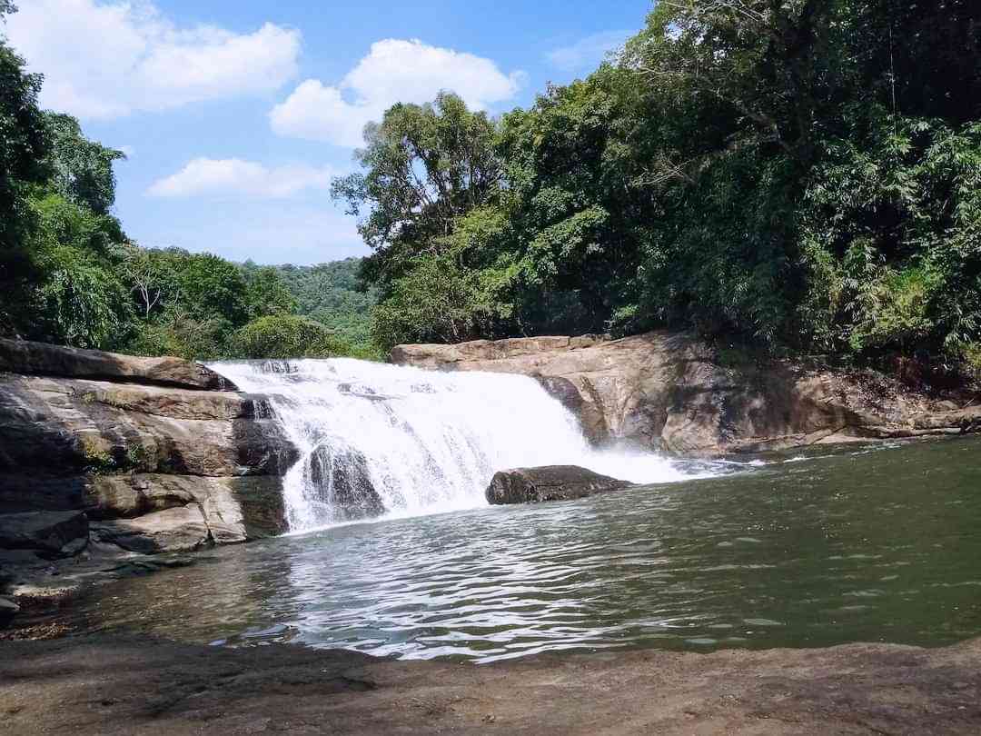 thommankuthu falls idukki