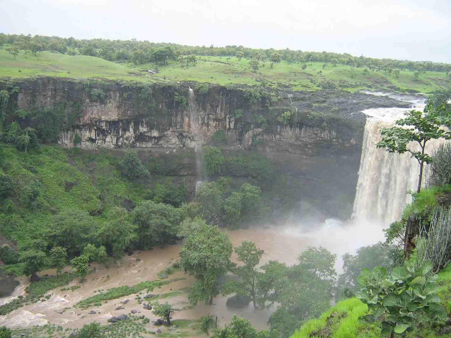 tincha falls berchha