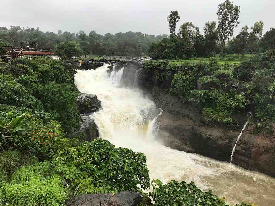 umbrella falls mumbai