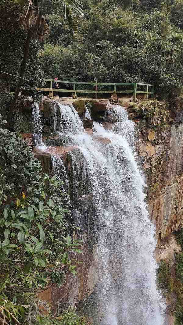 wah kaba falls