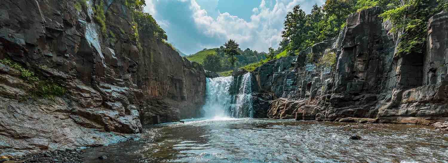 zarwani waterfall dhirkhadi