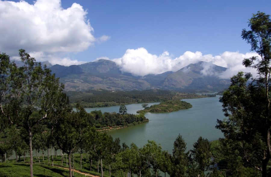 serene devikulam hill station in kerala